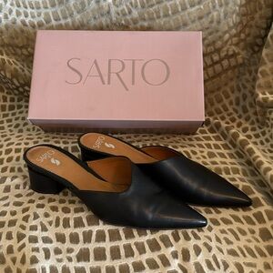 Sarto W12 slip on black low heeled mule